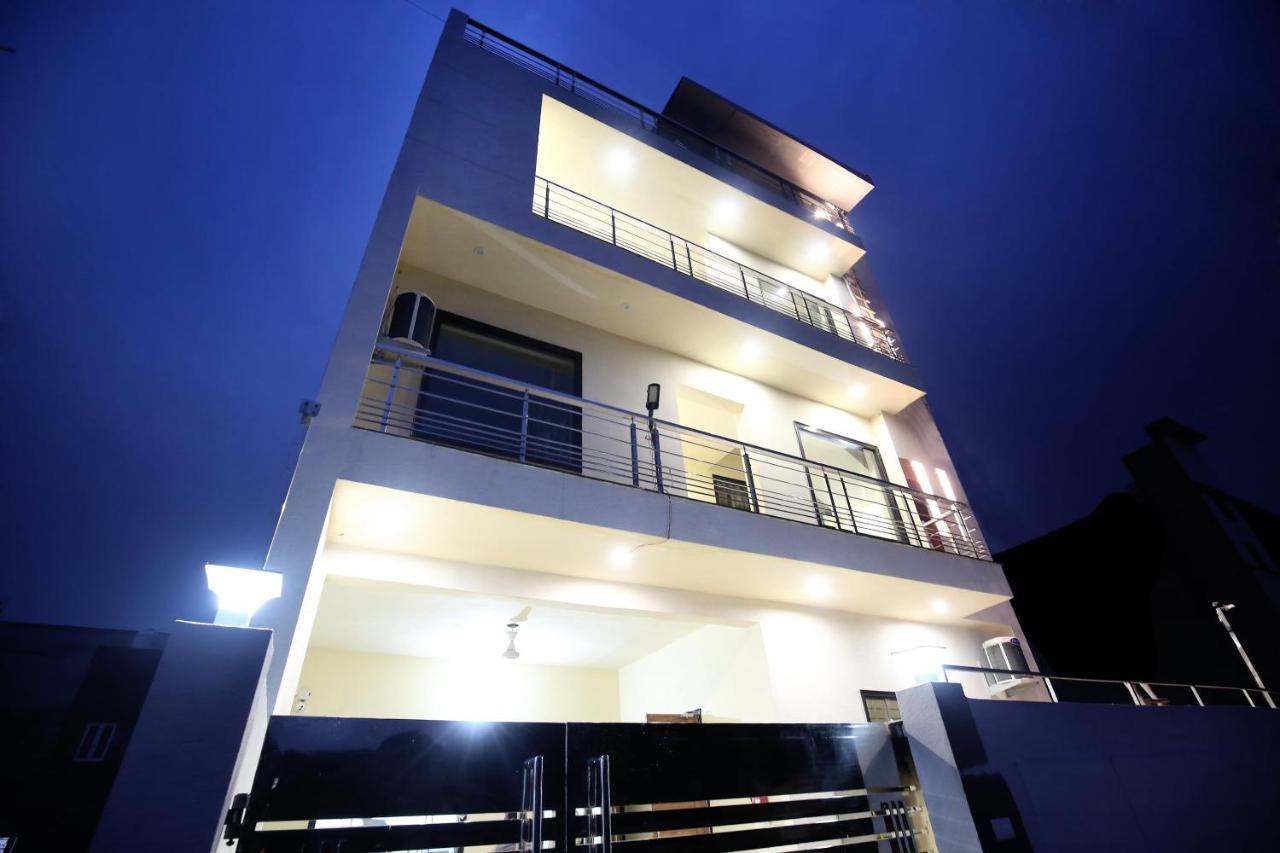 Hotel Oyo 16126 Aanantham Ludhiana Exterior foto